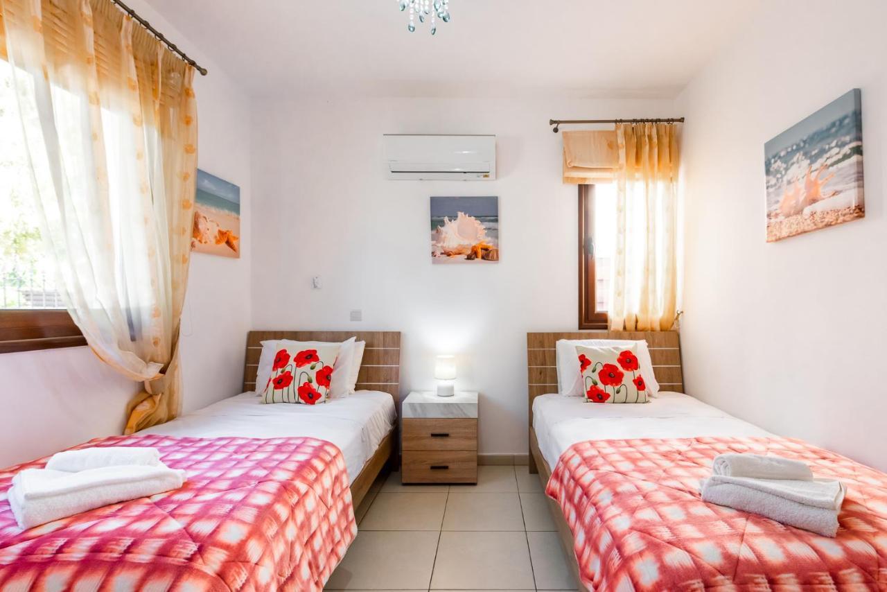 Sea Front Oceanus H2 By Ezoria Villas ไอยานาปา ภายนอก รูปภาพ